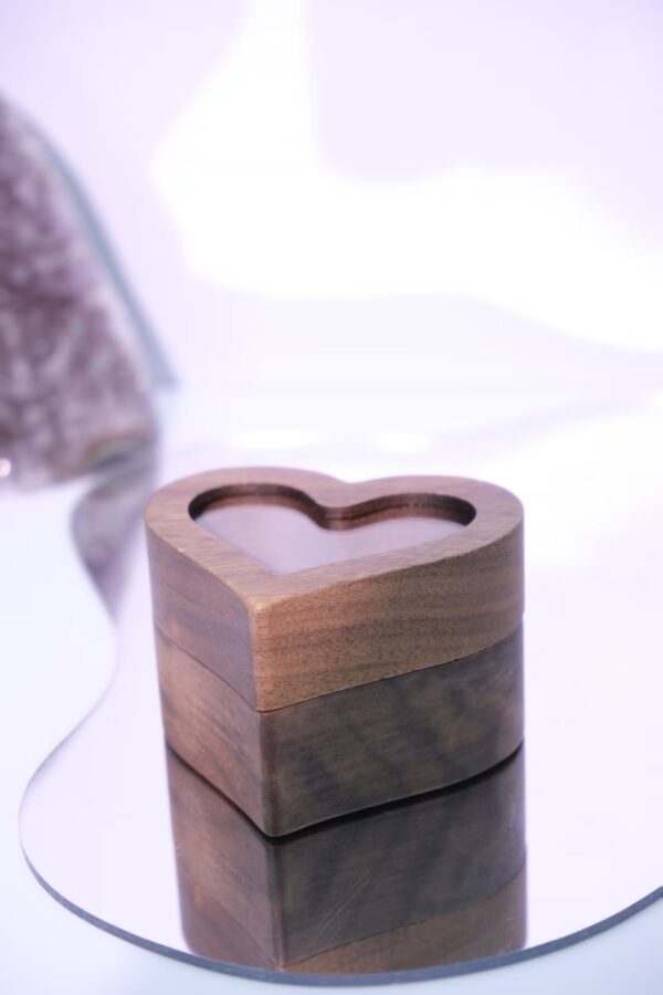 木质开窗求婚戒指收纳盒摆件