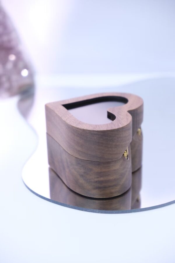 木质开窗求婚戒指收纳盒摆件