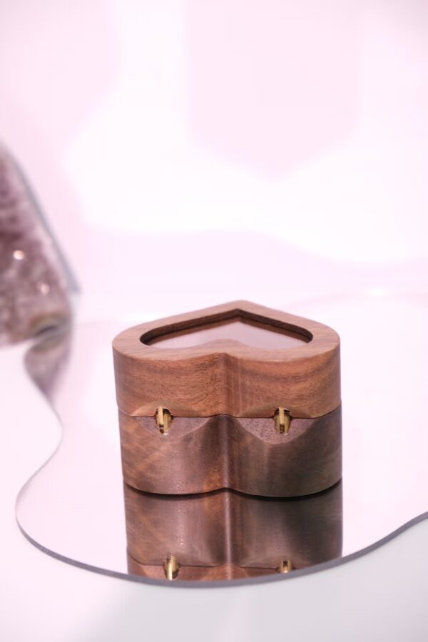 木质开窗求婚戒指收纳盒摆件