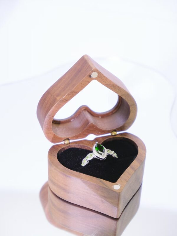 绿色透辉石戒指