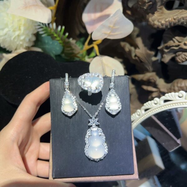 White Natural Jade Gourd Jewelry Set (Necklace, Earrings, Ring)