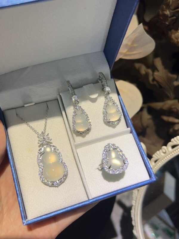 White Natural Jade Gourd Jewelry Set (Necklace, Earrings, Ring)